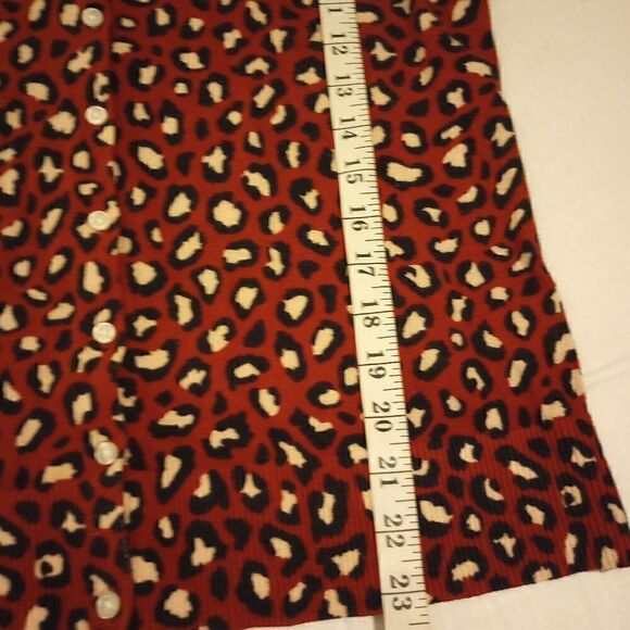 Old navy leopard print button down sweater - Picture 4 of 6